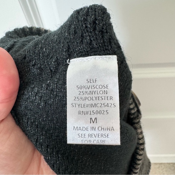 Emory Park Grey Chunky Knit Asymmetrical Ribbed Skirt Size Medium Fall Winter - Picture 10 of 12